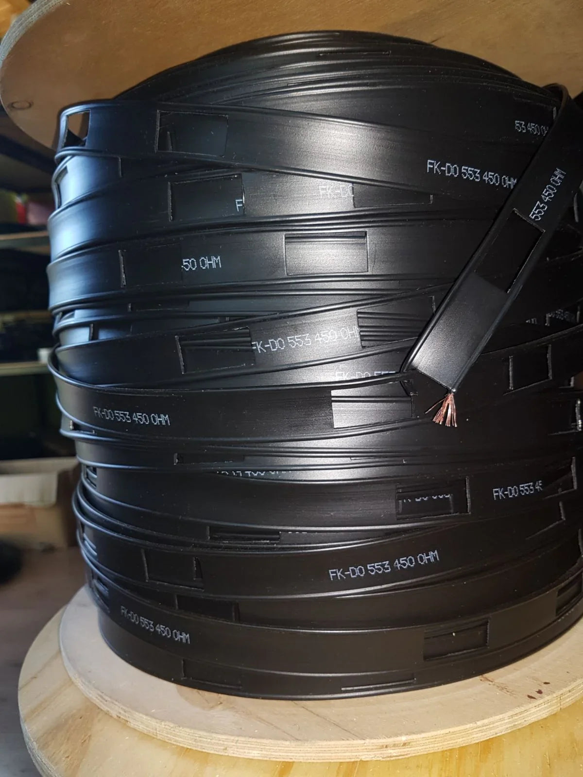 Piattina Bifilare 450 ohm con conduttore a trefolo multifilo in acciaio ramato